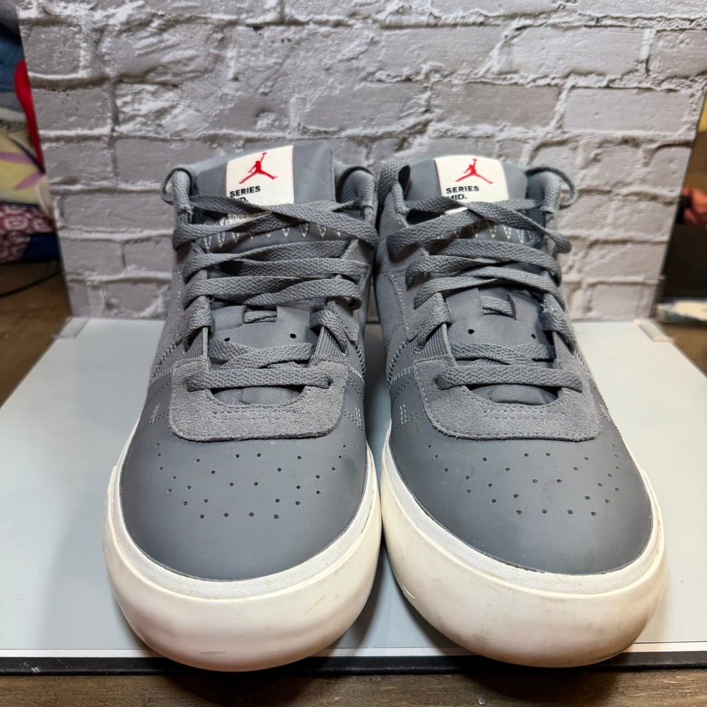 Jordan Series Mid Cool Grey Sneakers Men's 10.5 DA8026-002 Suede Leather Shoes